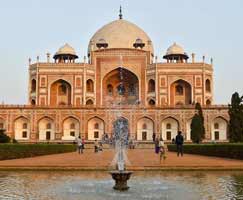 Honeymoon In Agra